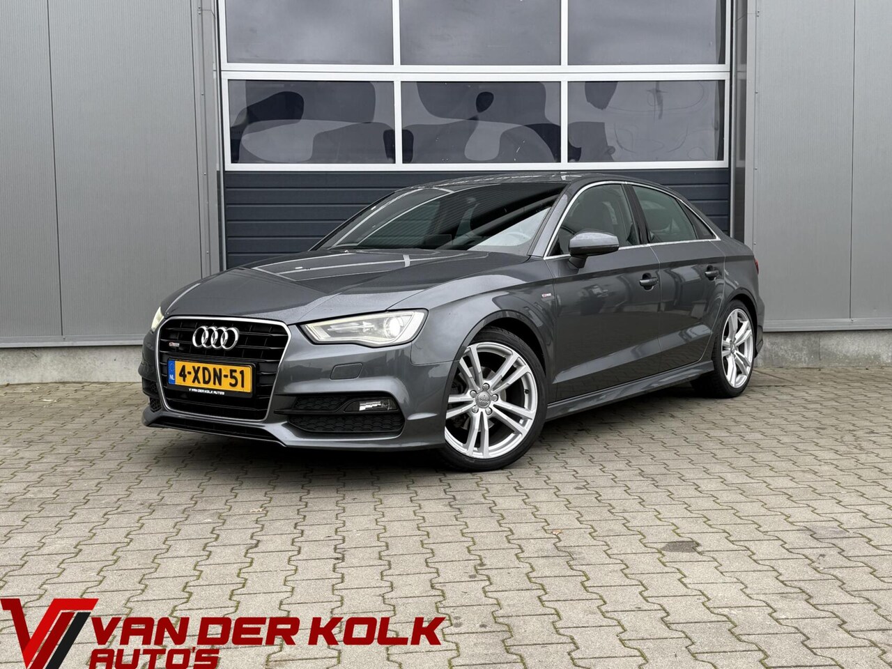 Audi A3 Limousine - 1.4 TFSI S-Line In/Exterieur Xenon Half Leder Navigatie Cruise Climate - AutoWereld.nl