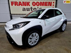 Toyota Aygo X - 1.0 VVT-i S-CVT 72PK Play + Keyless|Climate|Camera|Cruise|Apple|Android|Cruise|Lane assist