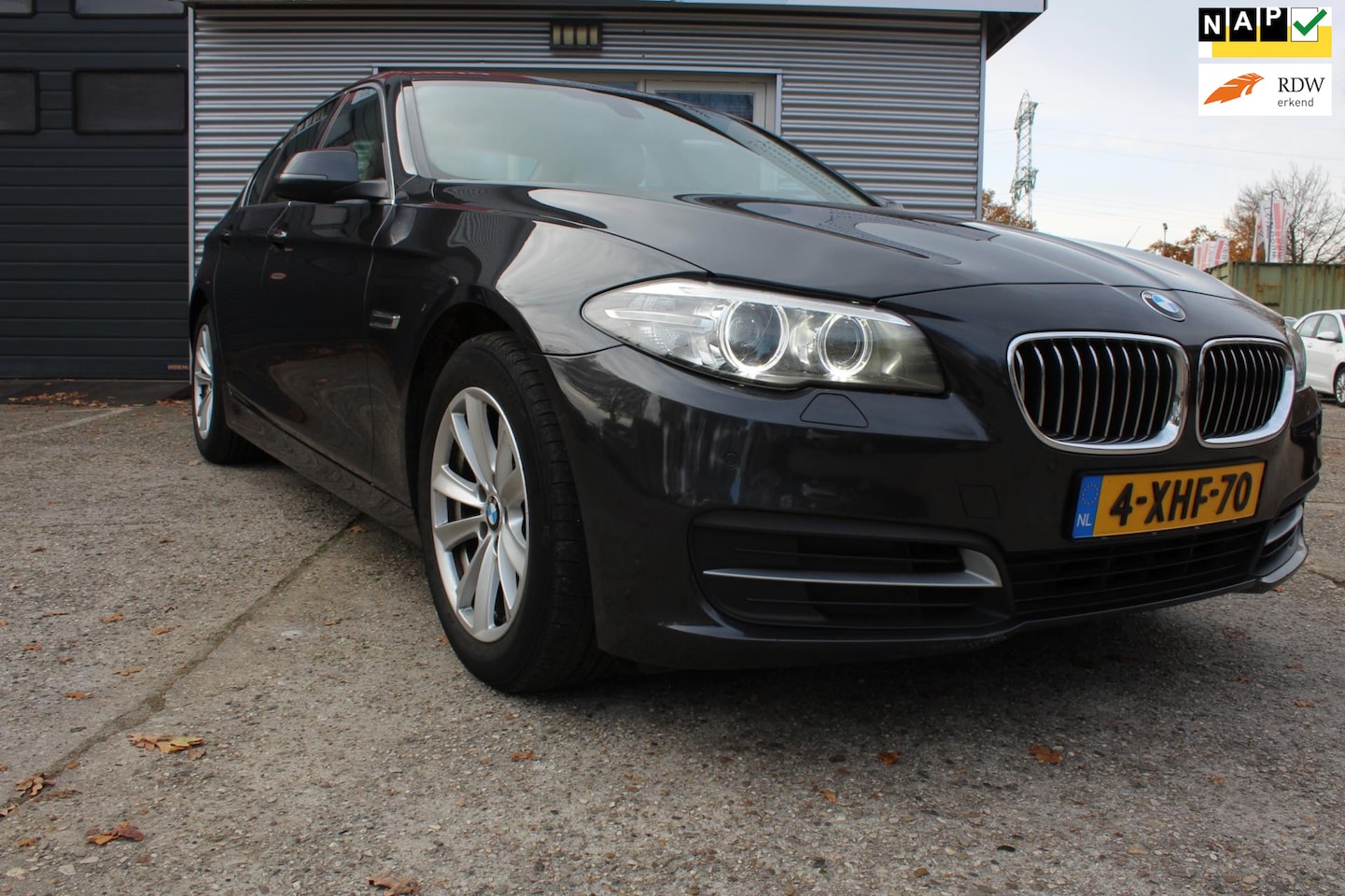 BMW 5-serie - 520i Executive Automaat, navigatie, cruise-control, lm-velgen, boekjes, nap, 2xsleutel net - AutoWereld.nl