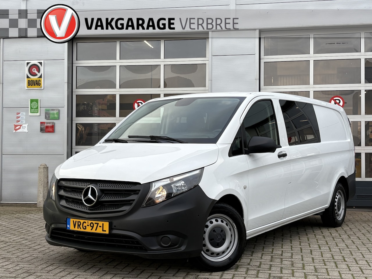 Mercedes-Benz Vito - 114 CDI Extra Lang DC Comfort | Navigatie/Android/Apple Carplay | Trekhaak | Achteruitrijc - AutoWereld.nl
