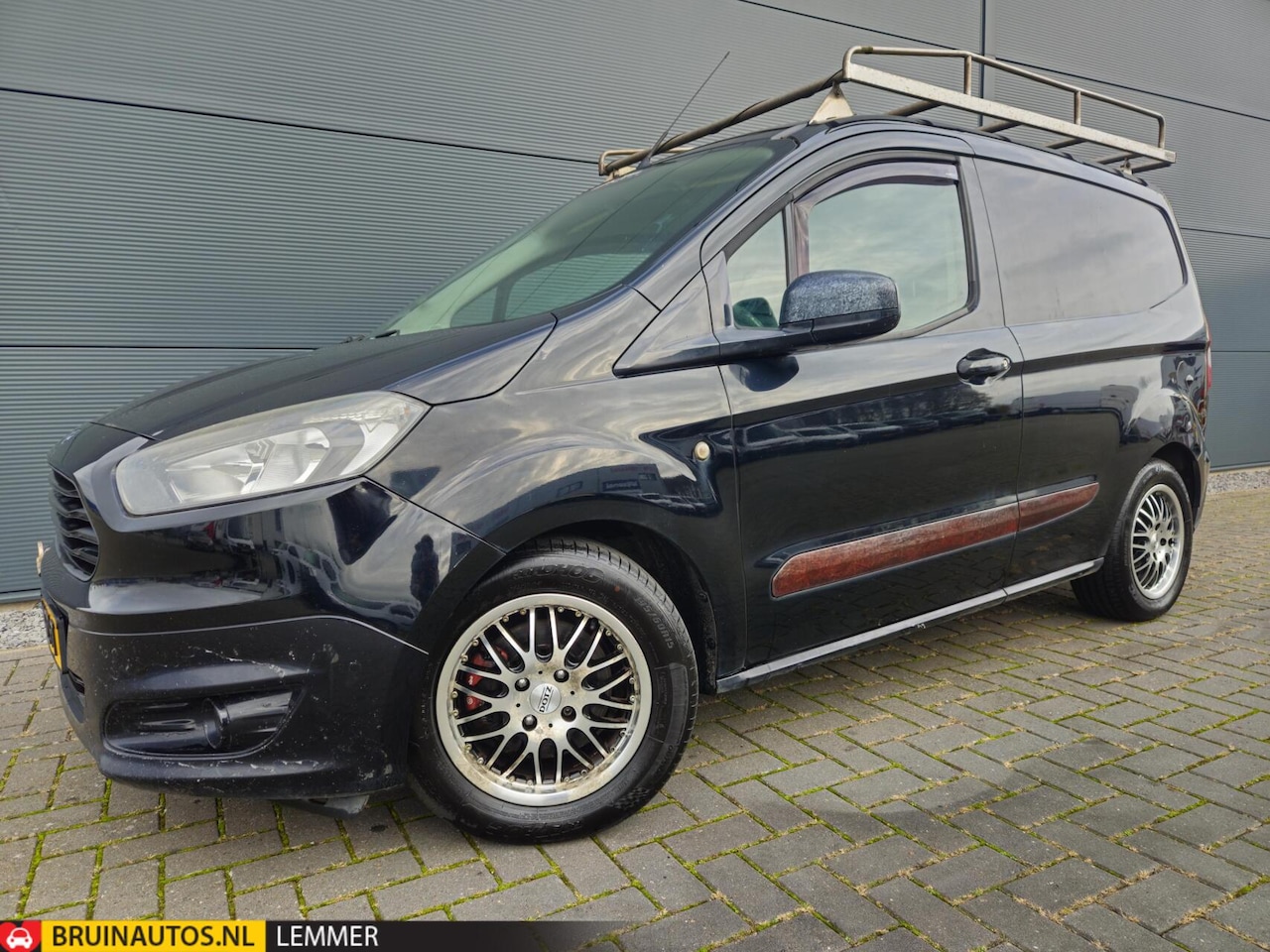 Ford Transit Courier - 1.5 TDCI Airco Imperiaal Nieuw d-riem - AutoWereld.nl