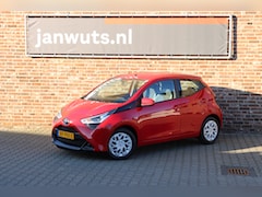 Toyota Aygo - 1.0 VVT-i X-Play X-Shift