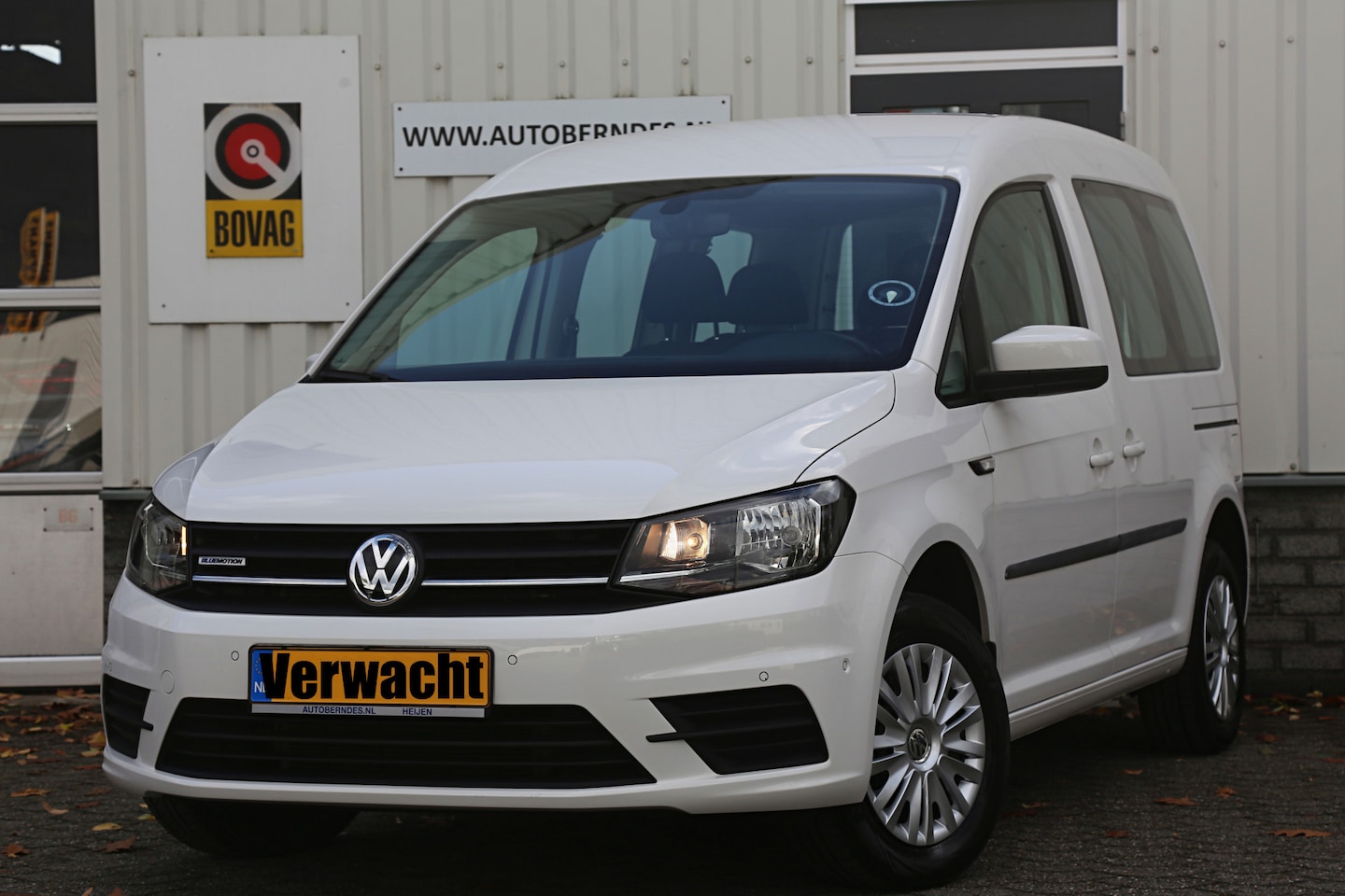 Volkswagen Caddy - 1.4 TGI Trendline 5 Persoons Automaat*Perfect VW Onderh.*Trekhaak/2x zijschuifdeur/Stoelve - AutoWereld.nl