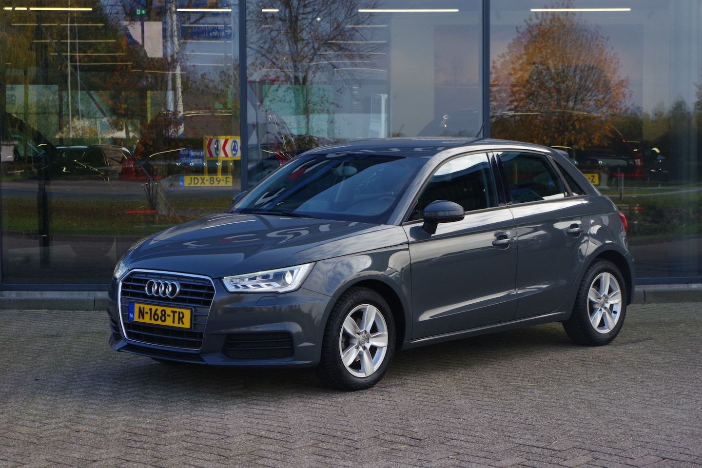 Audi A1 Sportback - 1.0 TFSI Pro Line 1.0 TFSI Pro Line, Climate Control, Stoelverwarming, Bluetooth - AutoWereld.nl