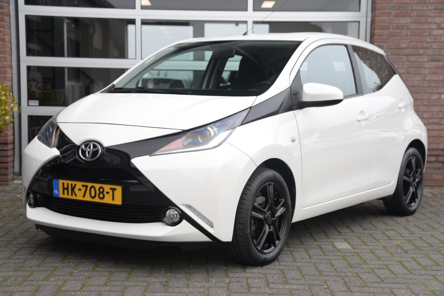 Toyota Aygo - 1.0 VVT-i x-play | Camera | Orig. NL | Lichtmetaal | - AutoWereld.nl