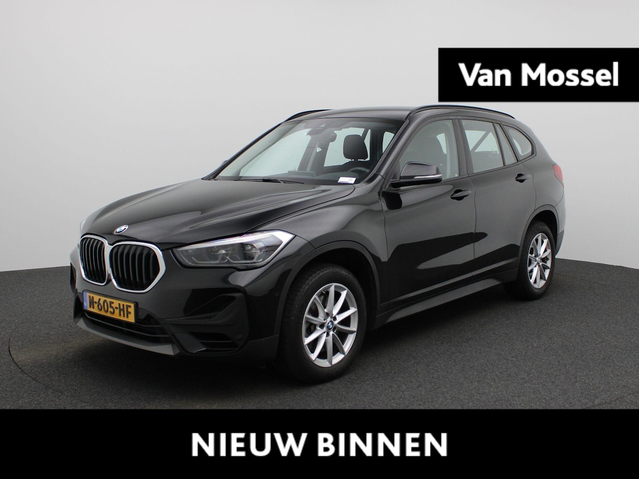 BMW X1 - sDrive20i Business Edition | Climate Control | Achteruitrijcamera | Parkeersensoren | Lich - AutoWereld.nl