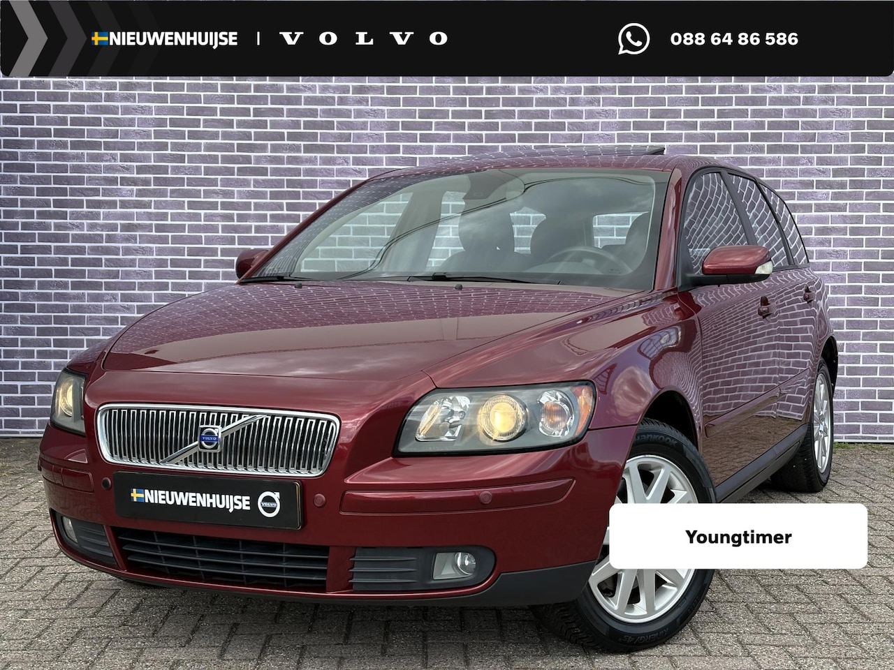 Volvo V50 - 2.4 Momentum | Parkeersensoren V+A | High Performance Audio | Climate Control | Schuif/kan - AutoWereld.nl