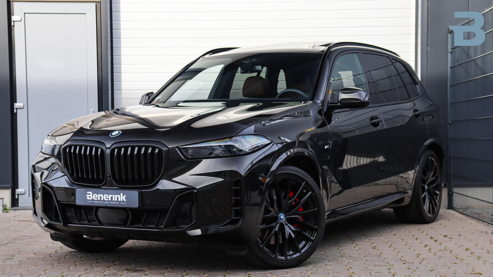BMW X5 - xDrive50e M-Sport Pro 'Citrinschwarz' | Bowers & Wilkins | Sky Lounge | Massage | Soft-Clo - AutoWereld.nl