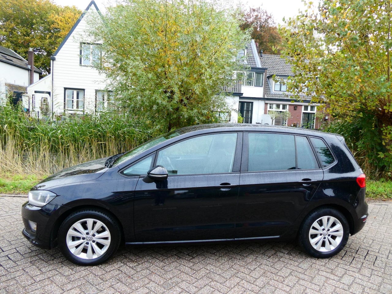 Volkswagen Golf Sportsvan - 1.2 TSI Highline 110pk Clima Navi Trekhaak 1300kg. - AutoWereld.nl