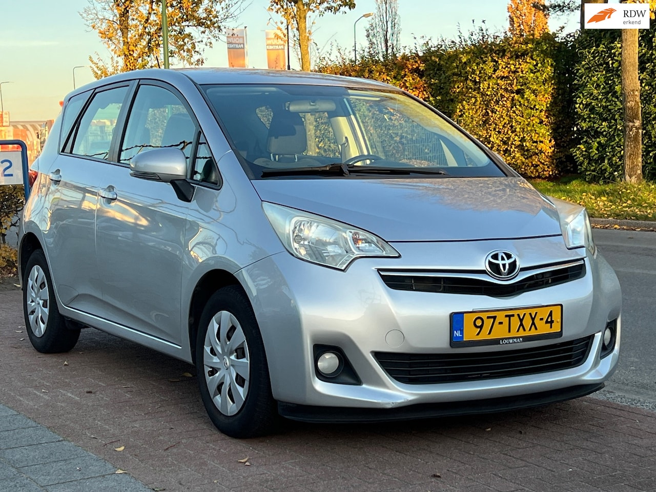 Toyota Verso S - 1.3 VVT-i Aspiration 1.3 VVT-i Aspiration - AutoWereld.nl