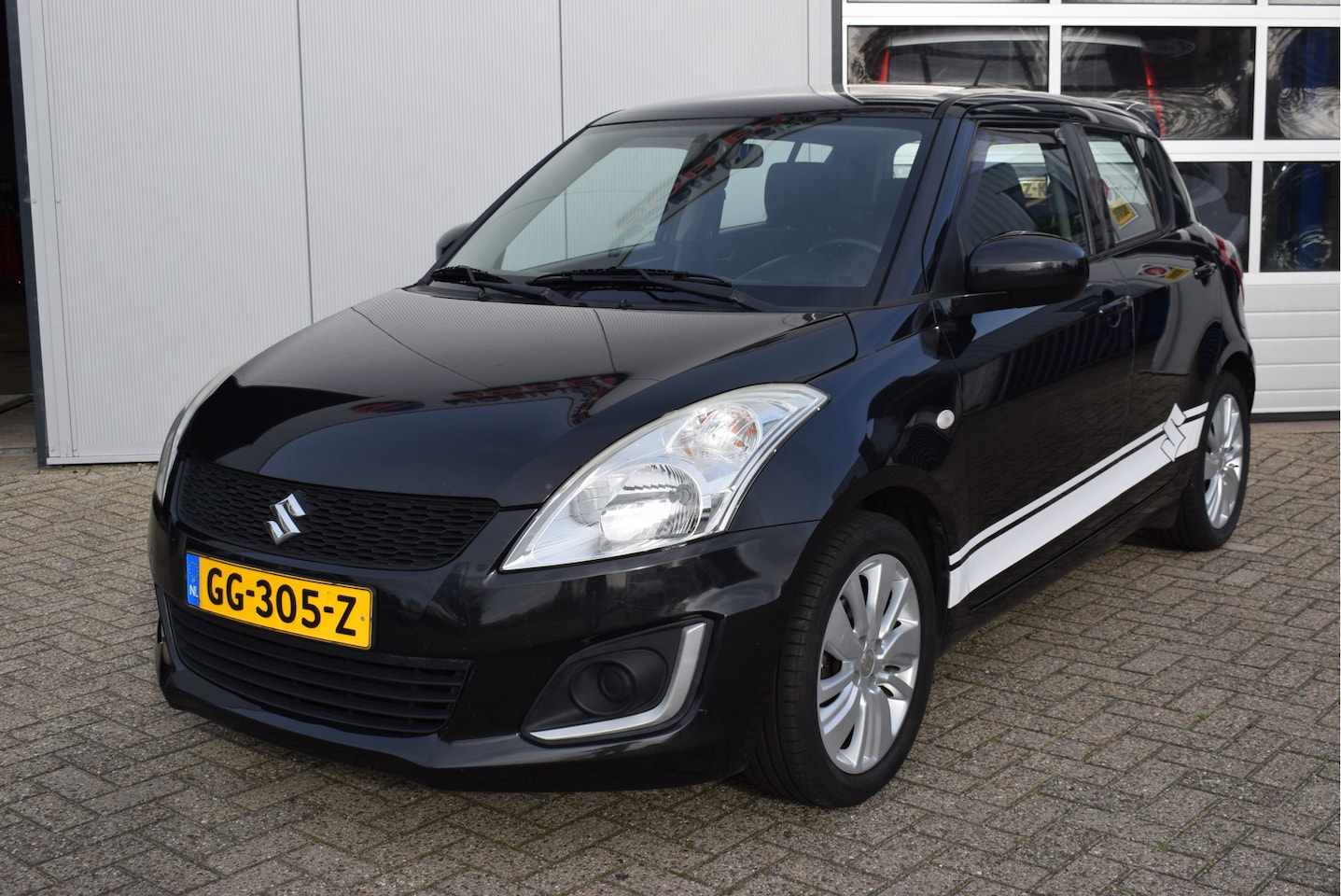 Suzuki Swift - 1.2 Comfort EASSS | Airco | Stoelverwarming | NL-Auto - AutoWereld.nl