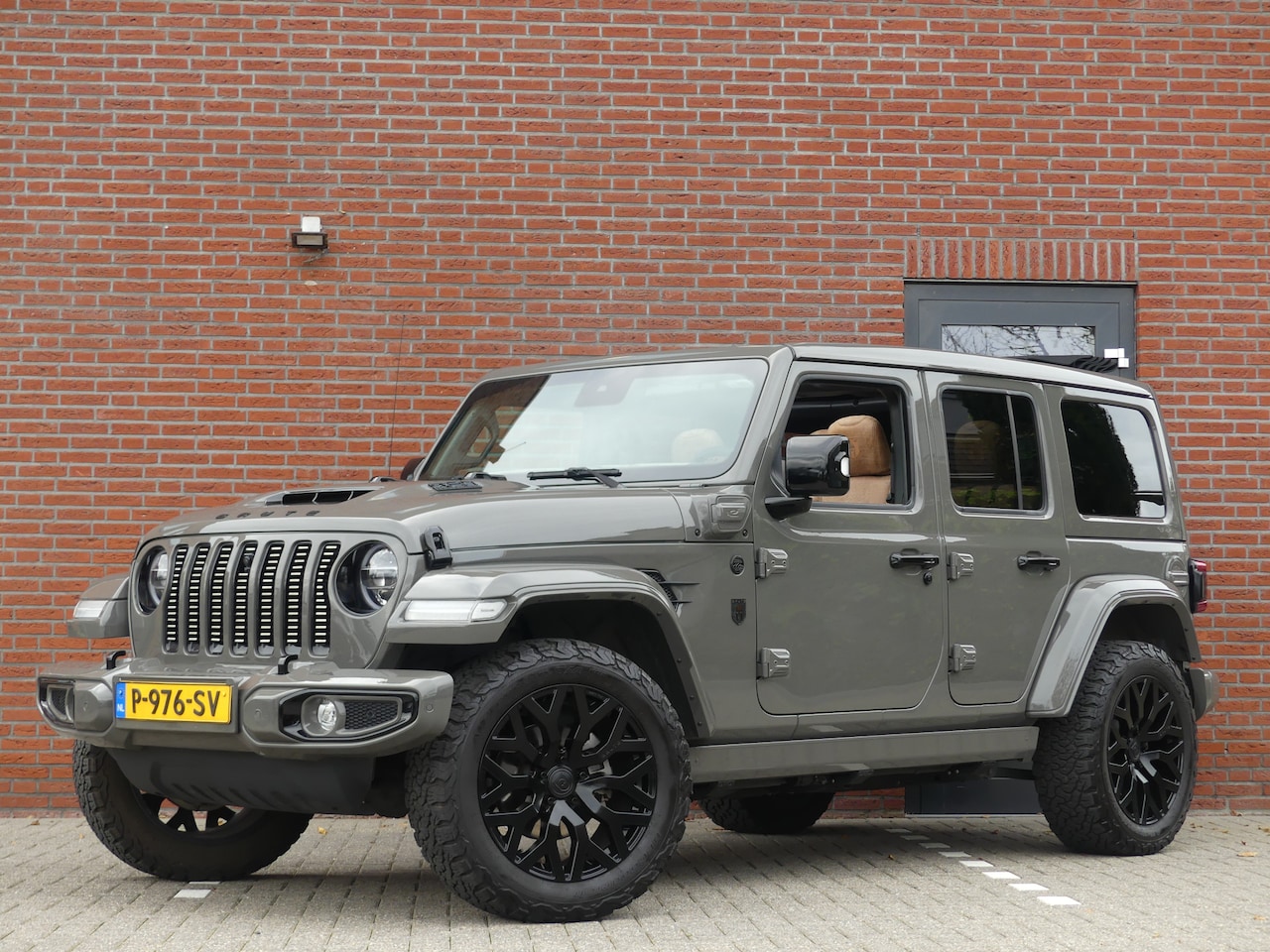 Jeep Wrangler - BRUTE 4xe 380 Sahara / 1e Eigenaar - AutoWereld.nl