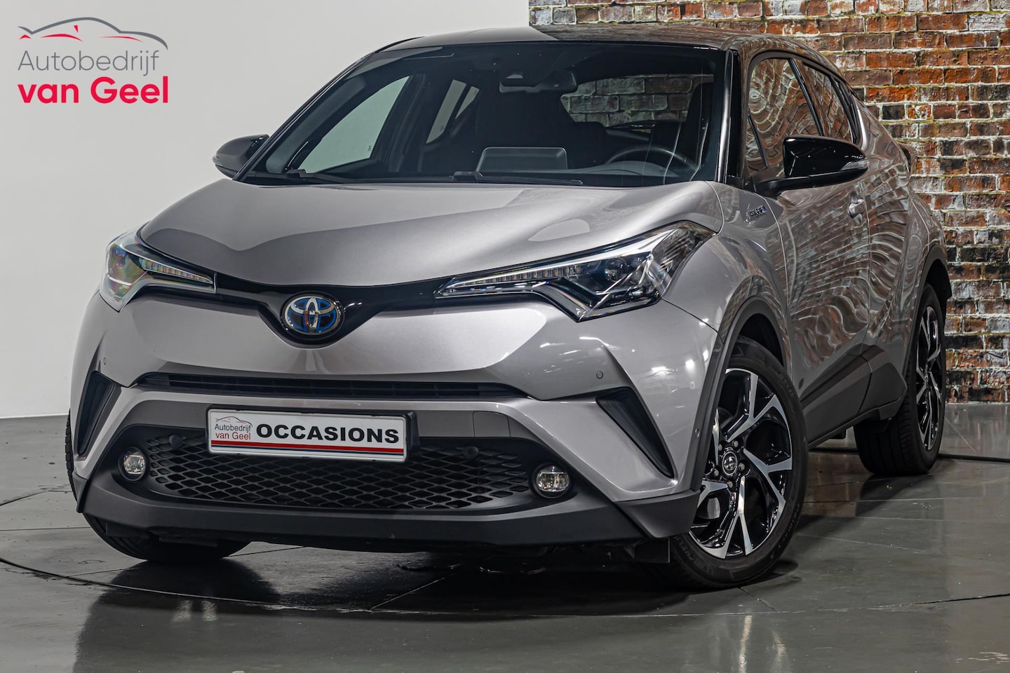 Toyota C-HR - 1.8 Hybrid Style Ultimate I Achteruitrij camera I Stoelverwarming - AutoWereld.nl