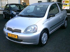 Toyota Yaris - 1.3-16V VVT-i Luna