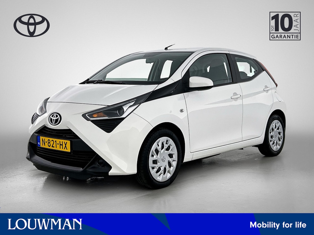 Toyota Aygo - 1.0 VVT-i x-play | Airconditioning | Achteruitrijcamera | Cruise control | - AutoWereld.nl