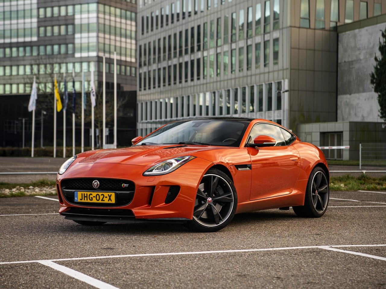 Jaguar F-type - Coupé 3.0 V6 S 381PK Sportuitlaat Panorama Navi - AutoWereld.nl