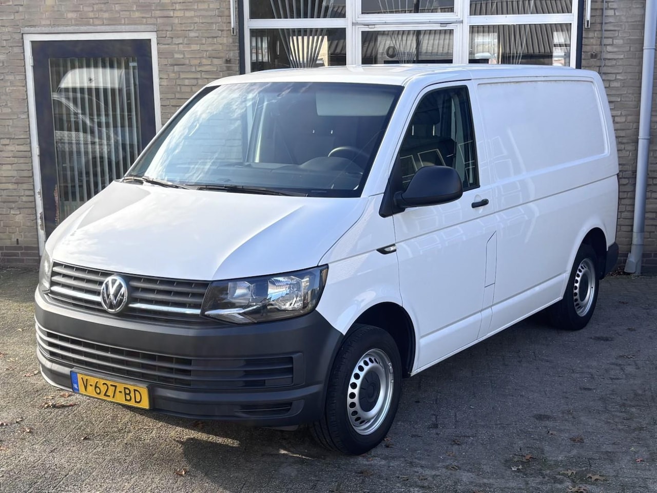 Volkswagen Transporter - 2.0 TDI L1H1 Trendline 2.0 TDI L1H1 Trendline - AutoWereld.nl