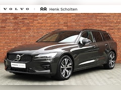 Volvo V60 - 2.0 B4 Plus Dark | Panoramadak | Trekhaak Wegklapbaar | Lederen Bekleding | Donkere ramen