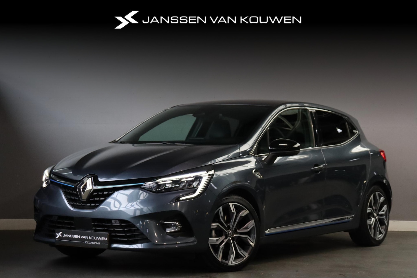 Renault Clio - 1.6 E-Tech Hybrid 140 Zen Navigatie Carplay Trekhaak - AutoWereld.nl