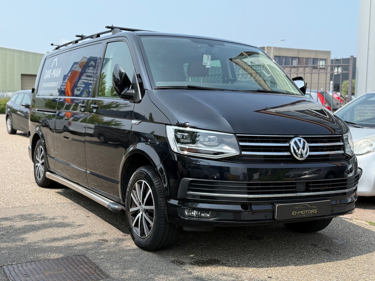 Volkswagen Transporter - 2.0 TDI L2H1 DC Highline dealeronderhouden nap apk navi vol optie - AutoWereld.nl