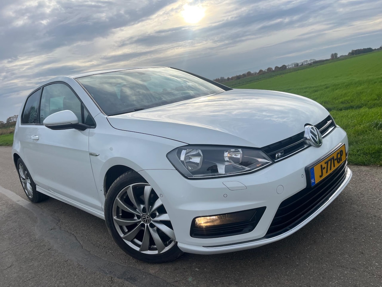 Volkswagen Golf - 1.2 TSI / R line - cup edition 2014 - AutoWereld.nl