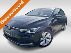 Volkswagen Golf - 1.5 eTSI Style DSG Automaat Navigatie Discover Pro / Camera / "17"LM Velgen / App-connect