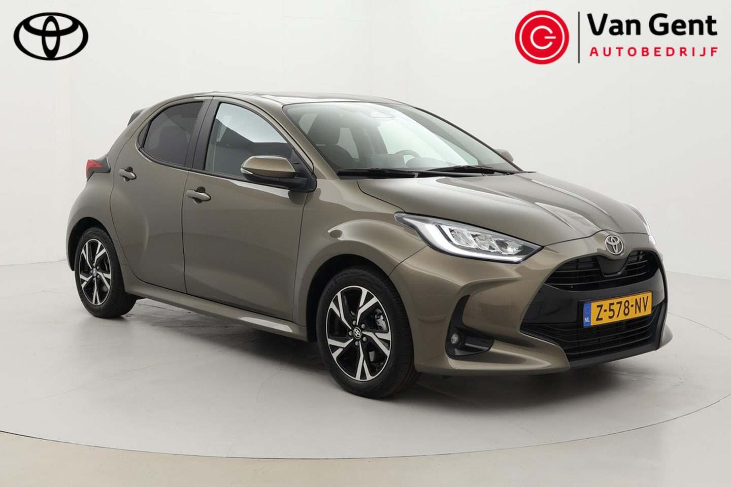 Toyota Yaris - 1.5 Hybrid 115 First Edition | Navigatie | Adaptive Cruise | Clima | Keyless | Apple Carpl - AutoWereld.nl
