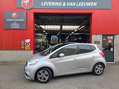 Kia Venga - 1.6 CVVT DynamicLine Automaat/ Panoramadak/ Trekhaak/ Camera/ Rijklaarprijs