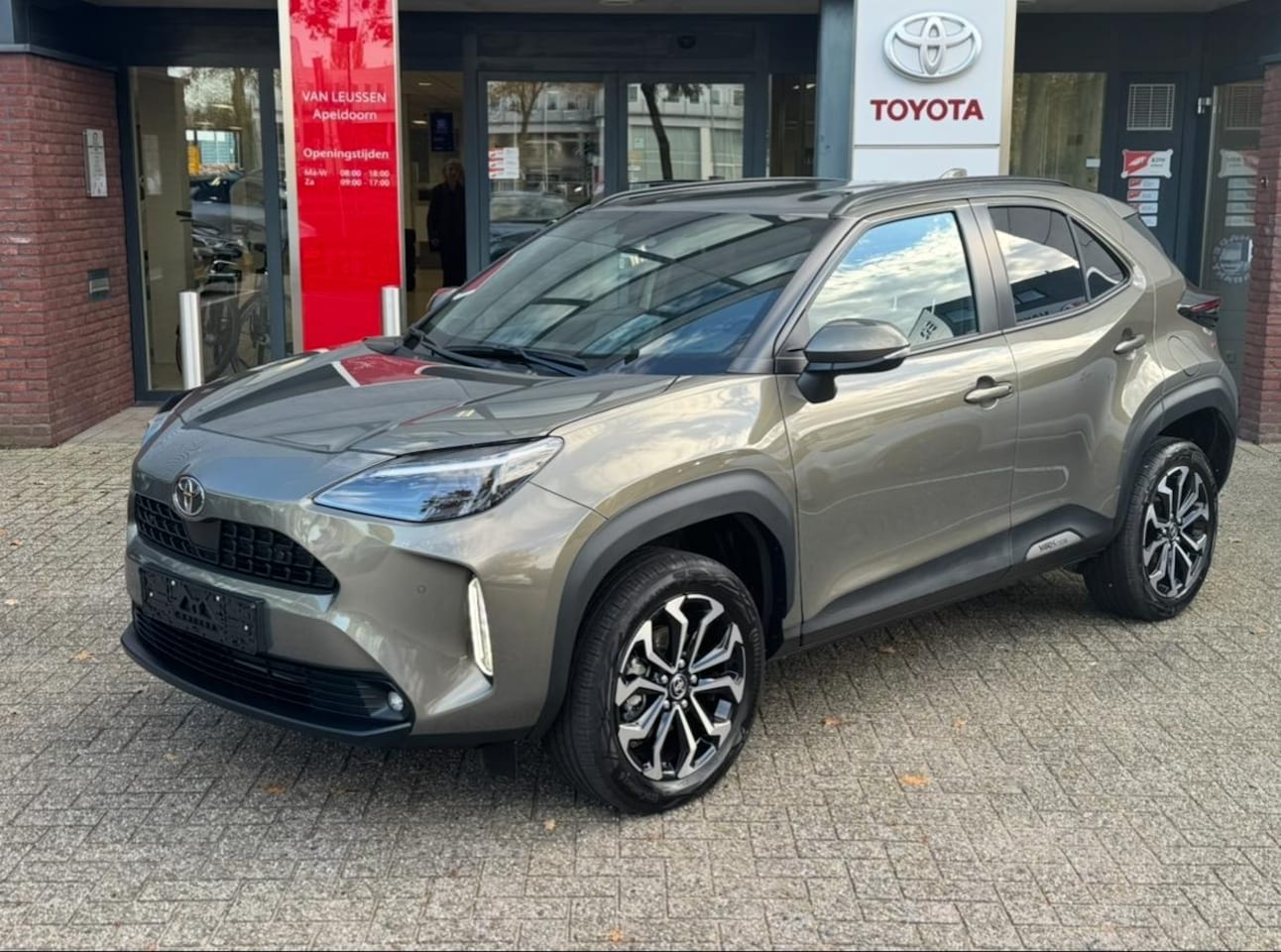 Toyota Yaris Cross - 1.5 Hybrid 115 Dynamic 1.5 Hybrid 115 Dynamic - AutoWereld.nl