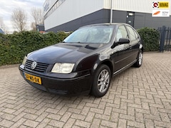 Volkswagen Bora - 2.0 Comfortline trekhaak elek. ramen airco cruise control