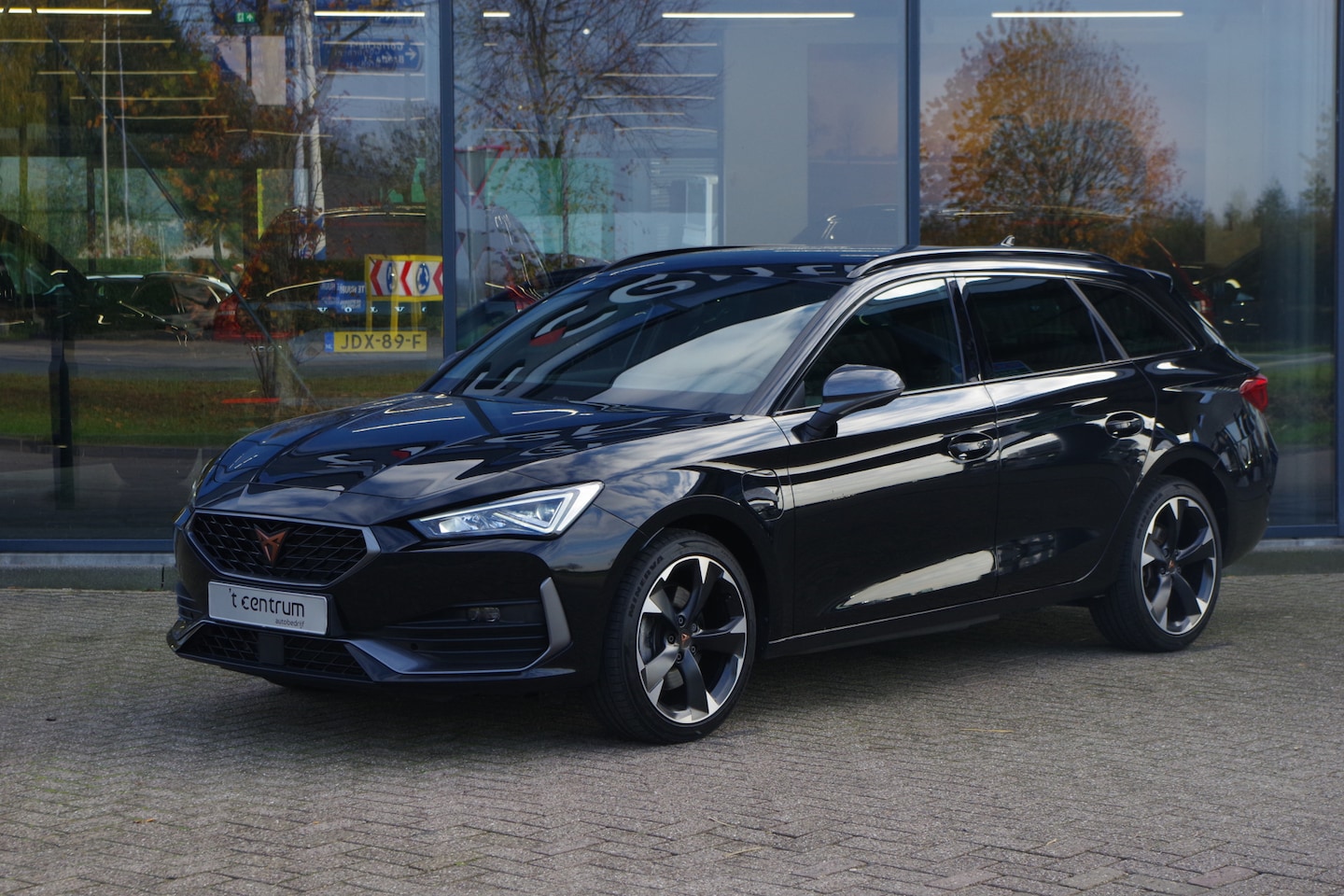 CUPRA Leon Sportstourer - 1.4 e-Hybrid 204 PK Adrenaline PHEV, Winterpakket, Adap. Cruise Control, Carplay - AutoWereld.nl