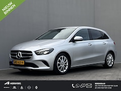 Mercedes-Benz B-klasse - 180 Business Solution Luxury Automaat / Virtual Cockpit / Navigatie / Stoelverwarming / El