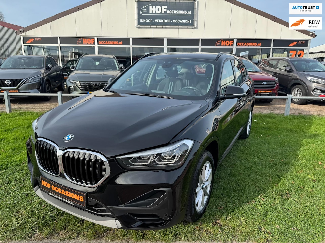 BMW X1 - SDrive18i Executive AUTOMAAT/LEDER/SPORTSTOELEN - AutoWereld.nl