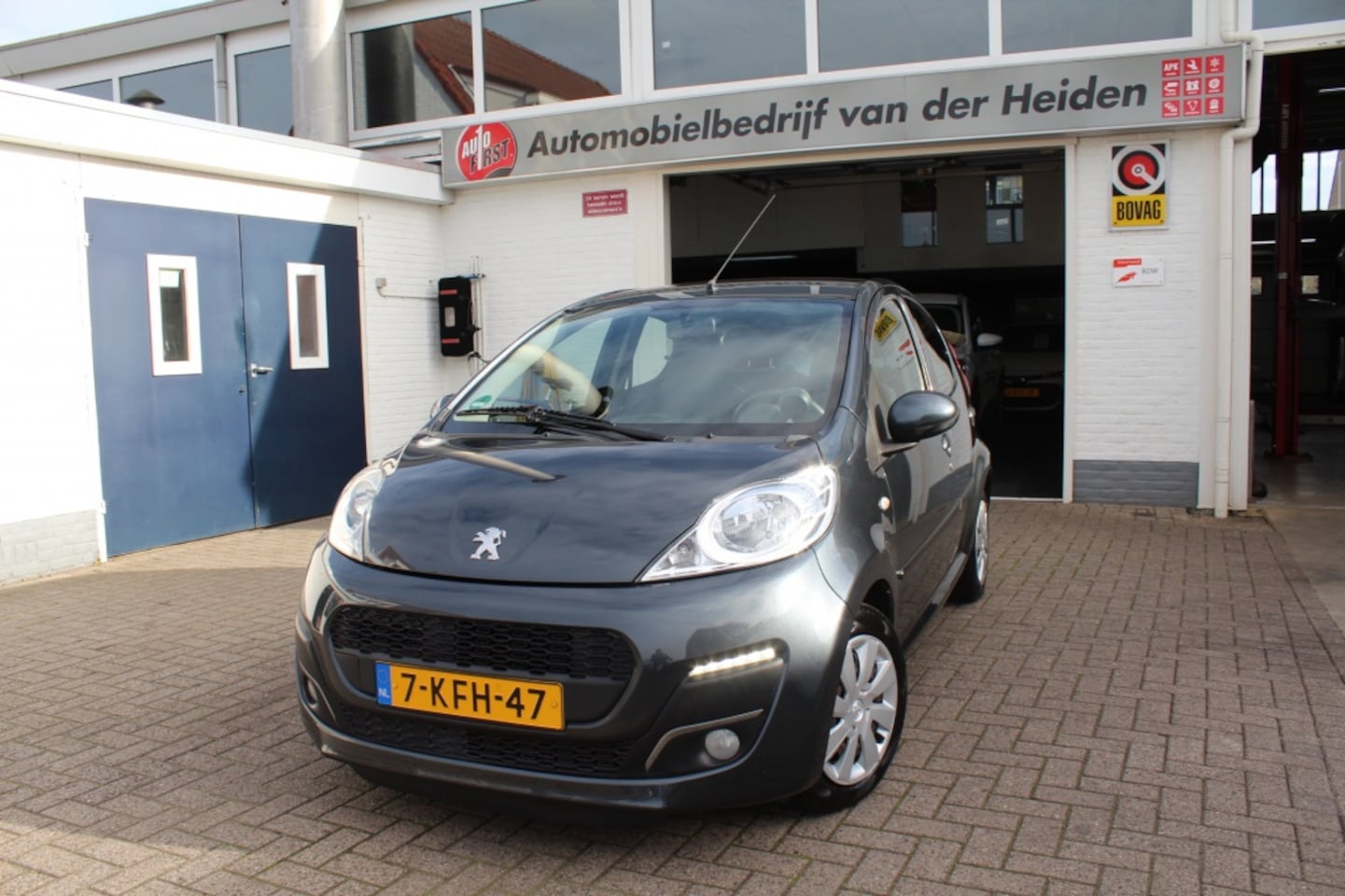 Peugeot 107 - 1.0 Premium Automaat - AutoWereld.nl