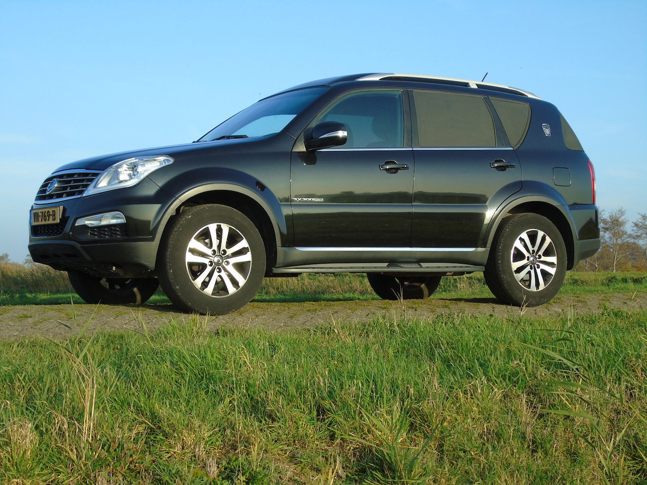 SsangYong Rexton - RX 200 e-XDI Sapphire HD grijs kenteken - AutoWereld.nl