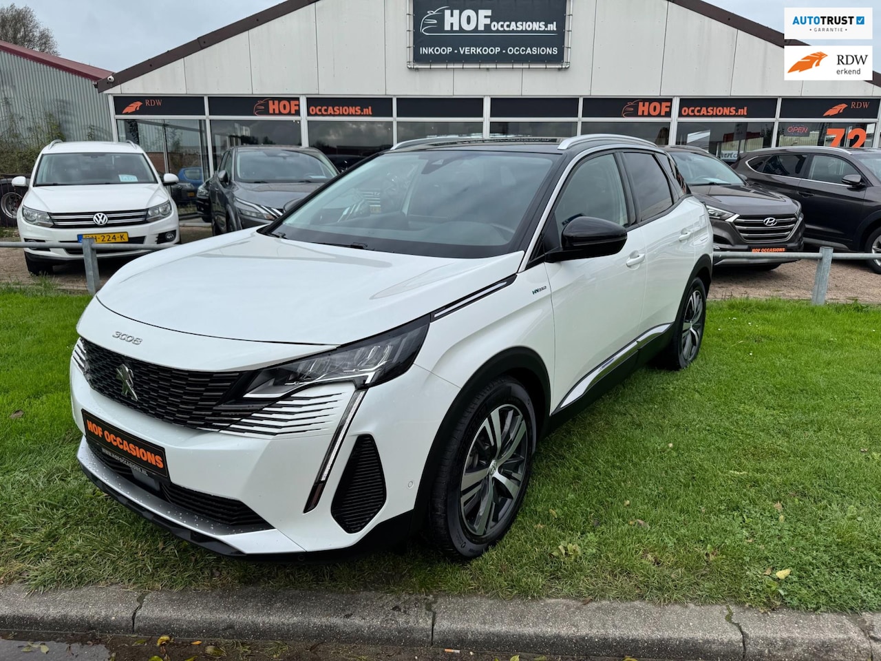 Peugeot 3008 - 1.6 HYbrid 225 Blue Lease Allure CAMERA / TREKHAAK / VOORVERWARMING - AutoWereld.nl