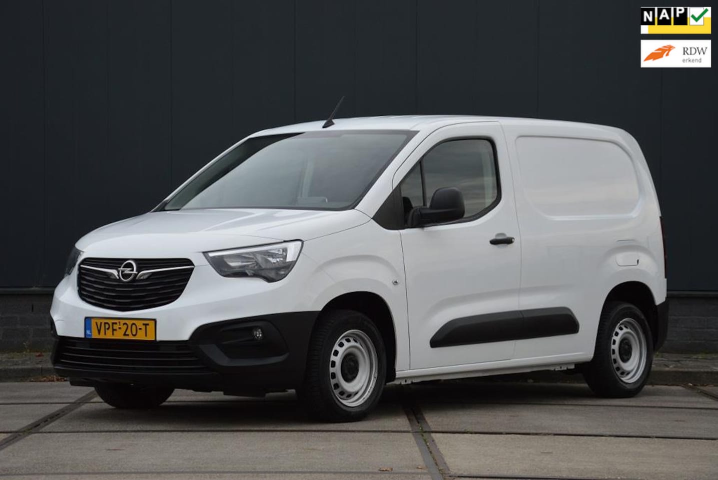 Opel Combo - 1.5D L1H1 Edition 102 PK Euro 6 Airco Navi Schuifdeur - AutoWereld.nl