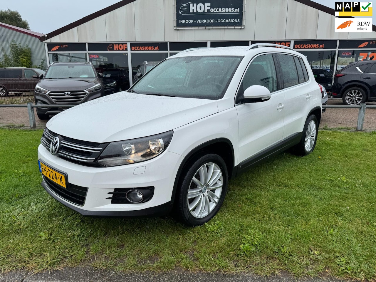 Volkswagen Tiguan - 1.4 TSI Sport&Style Cruise controle/Climate Controle/Trekhaak - AutoWereld.nl