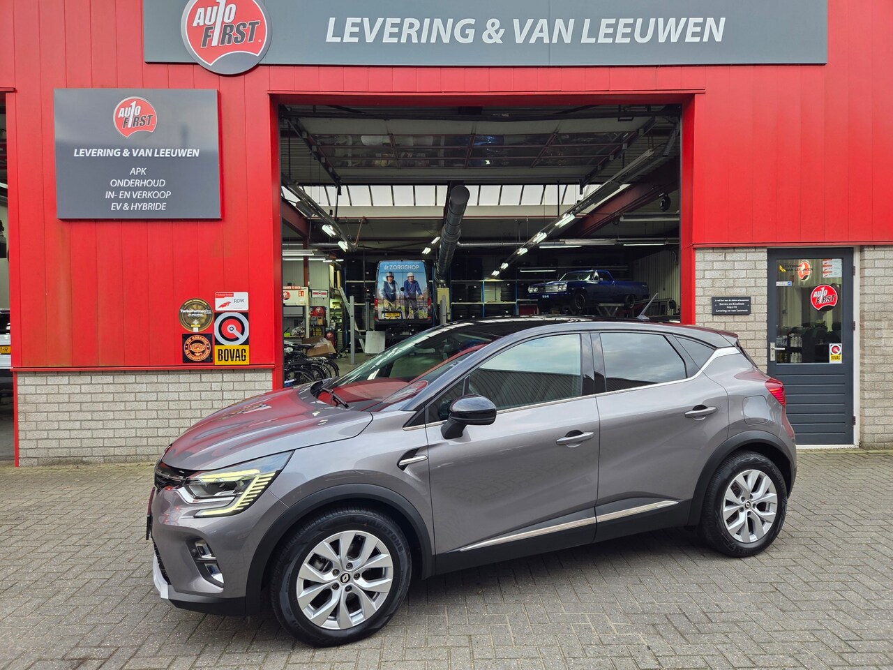 Renault Captur - 1.6 E-Tech Plug-in Hybrid 160 Intens Parkeersensoren v + a/ Navigatie/ Rijklaarprijs! - AutoWereld.nl