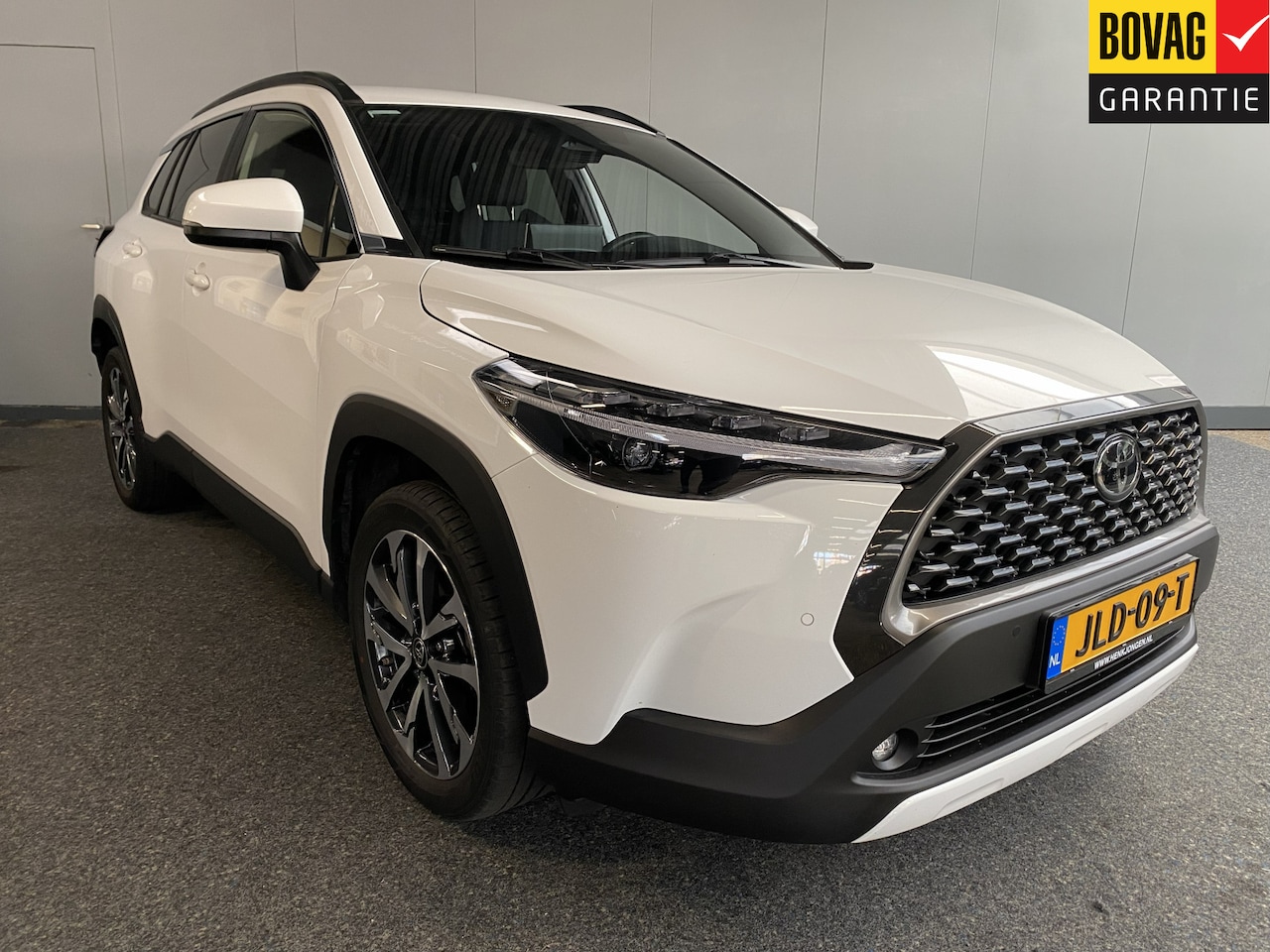 Toyota Corolla Cross - Hybrid 140 Dynamic Automaat uit 2024 Rijklaar + Fabrieksgarantie Henk Jongen Auto's in Hel - AutoWereld.nl