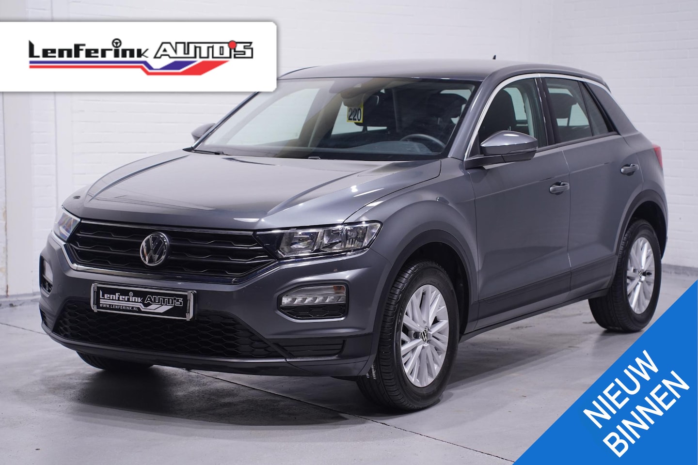 Volkswagen T-Roc - 1.0 TSI Apple Carplay PDC v+a Stoelverwarming NAP - AutoWereld.nl