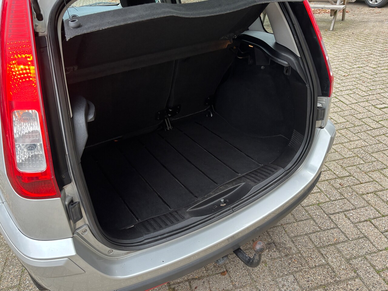 Ford Fusion - 1.6-16V Futura | Airco. Trekhaak. Nette auto