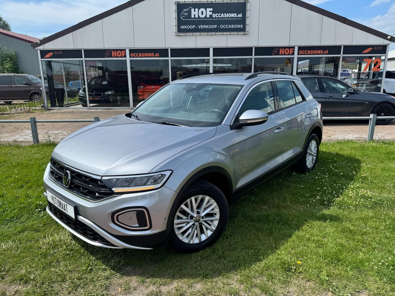 Volkswagen T-Roc - 1.5 TSI Life AUTOMAAT/ CARPLAY/CRUISE CONTROLE - AutoWereld.nl