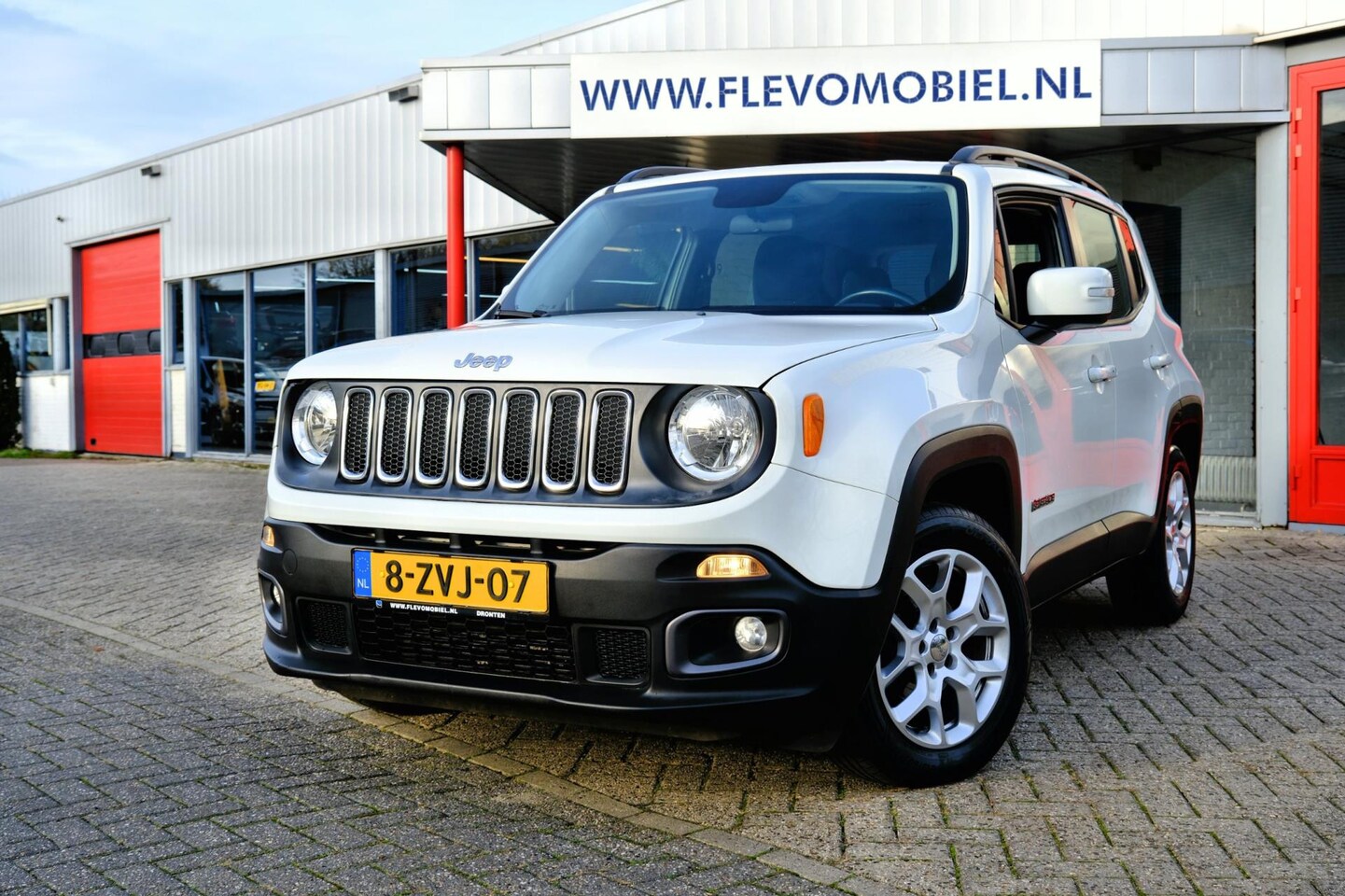 Jeep Renegade - 1.4 MultiAir Longitude Airco|Cruise|LMV|Trekhaak - AutoWereld.nl