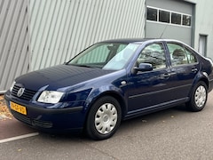 Volkswagen Bora - 1.6 Highline