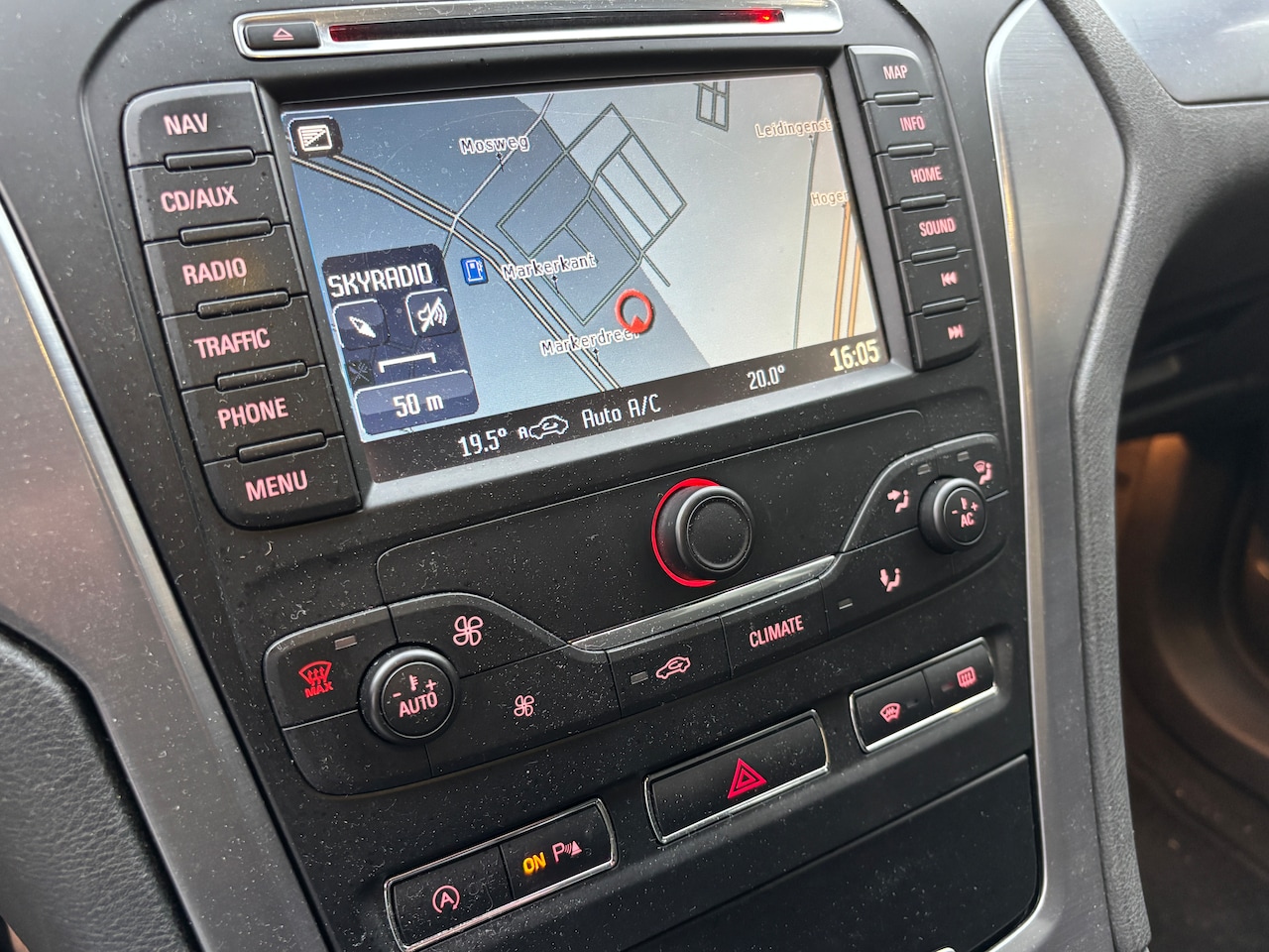 Ford Mondeo - 1.6 EcoBoost Titanium | Org-NL auto. Trekh. Navi. 1600kg trekgew.