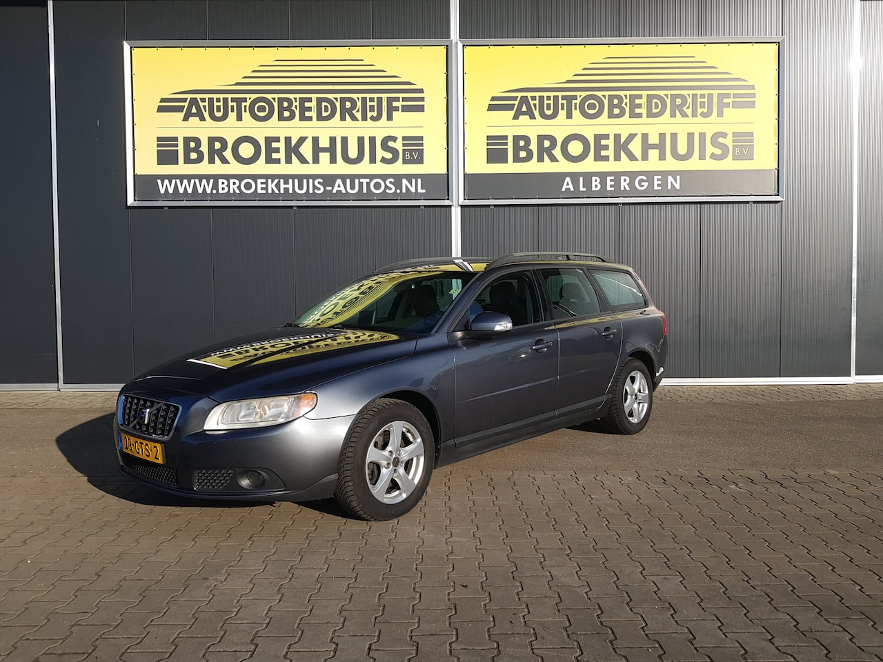Volvo V70 - 2.4D Momentum 2.4D Momentum - AutoWereld.nl