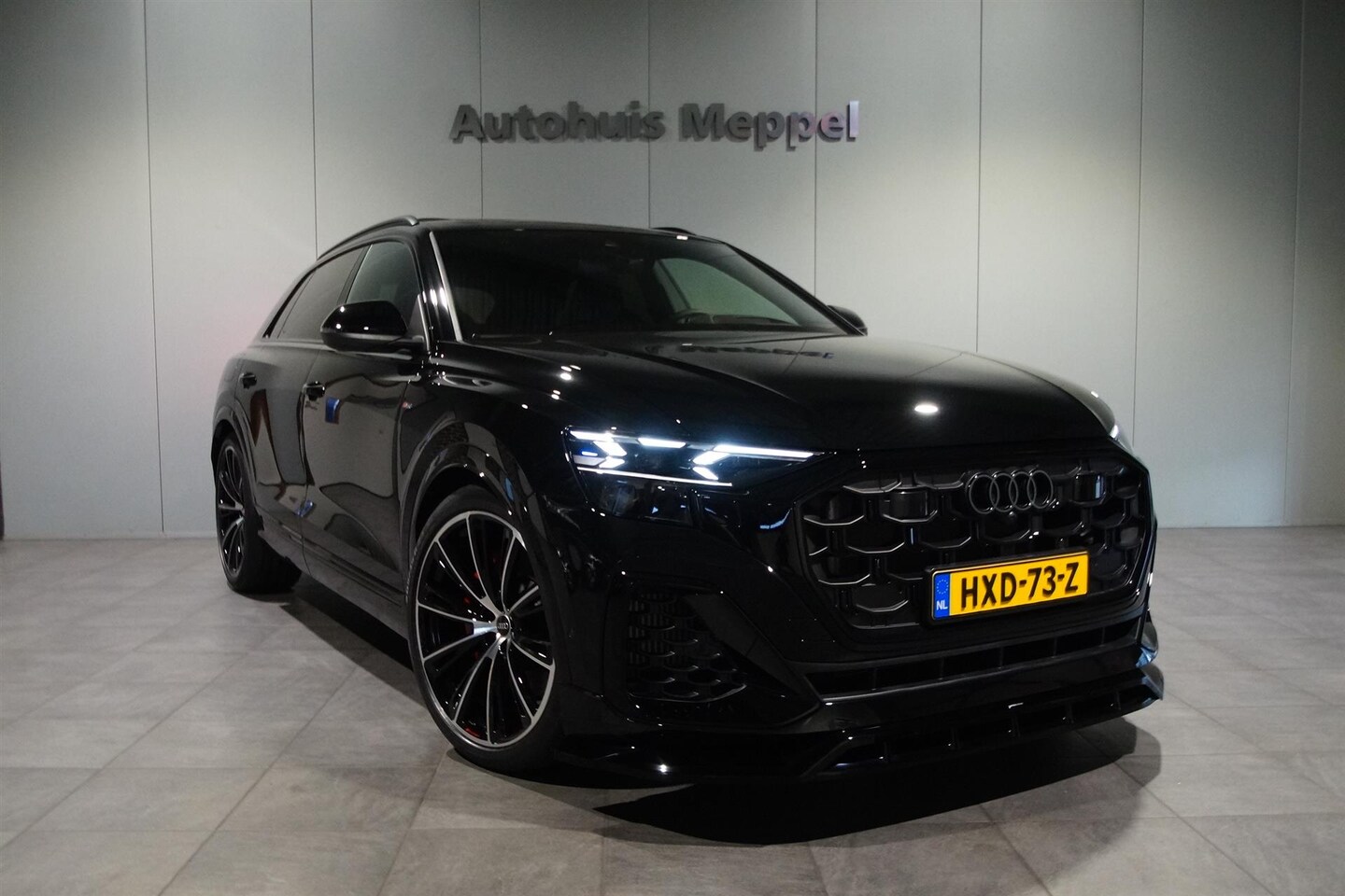 Audi Q8 - 60 TFSI S-Competition *NIEUW*490PK | Direct rijden | B&O | 23" | 5 jaar Garantie | Trekhaa - AutoWereld.nl