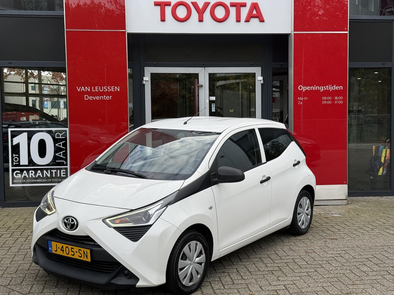 Toyota Aygo - 1.0 VVT-i x-fun NL-AUTO AIRCO CENTRAAL DEUR VERGRENDELING RADIO BLUETOOTH STUURWIEL BEDIEN - AutoWereld.nl