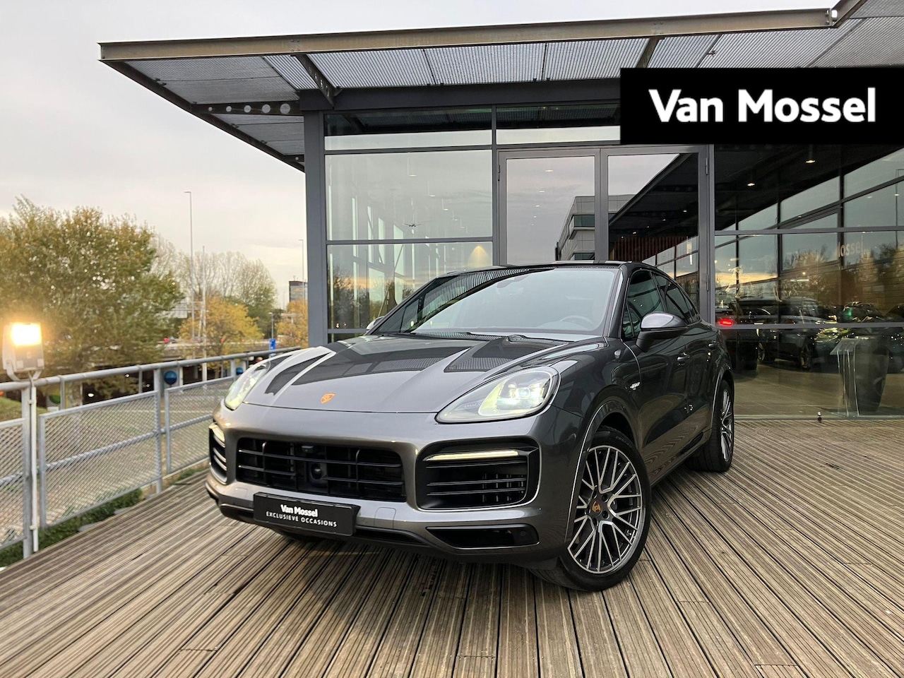 Porsche Cayenne Coupé - 3.0 E-Hybrid | SPORTDESIGN | SPORTCHRONO | SOFTCLOSE | PANORAMADAK | PASM LUCHTVERING | 18 - AutoWereld.nl